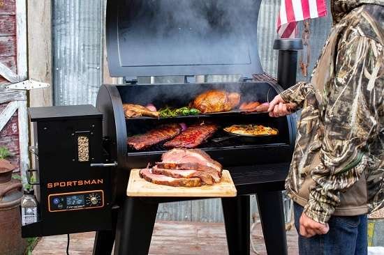 Key Features Of Pit Boss Sportsman 820 SP Wood Pellet Grill
