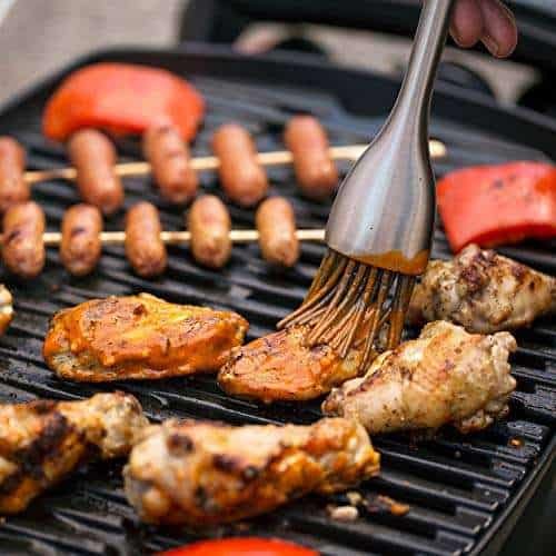Similarities and differences between Weber Q1200 vs. Weber Q2200 Grill